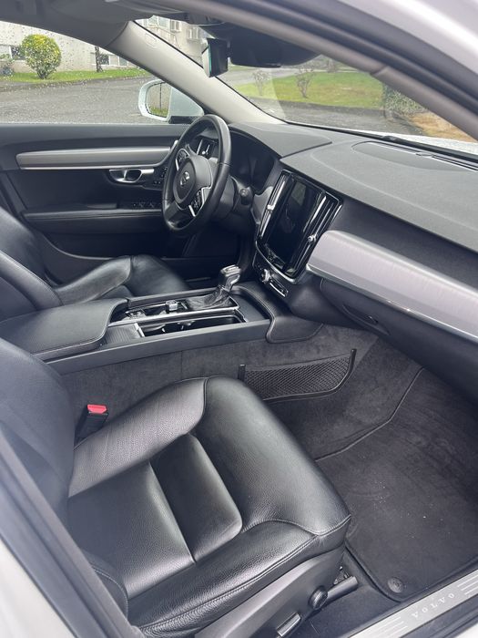 Volvo V90 2.0D  D4 190cv Momentum Geartronic