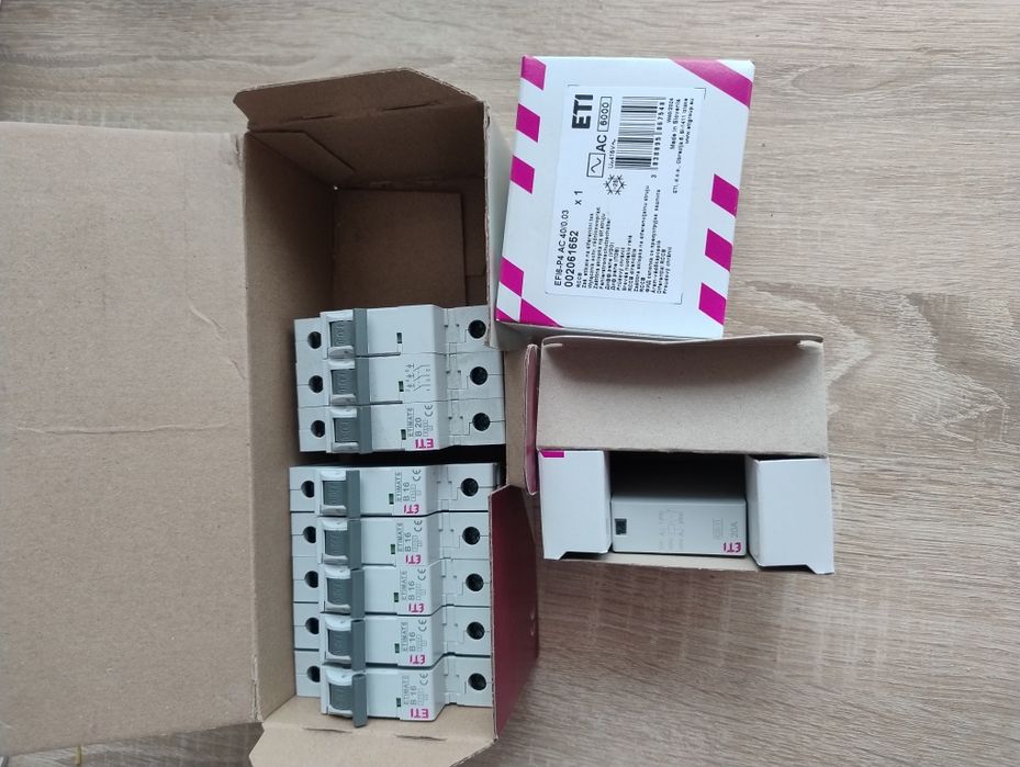 Zestaw aparatów modółowych Eti