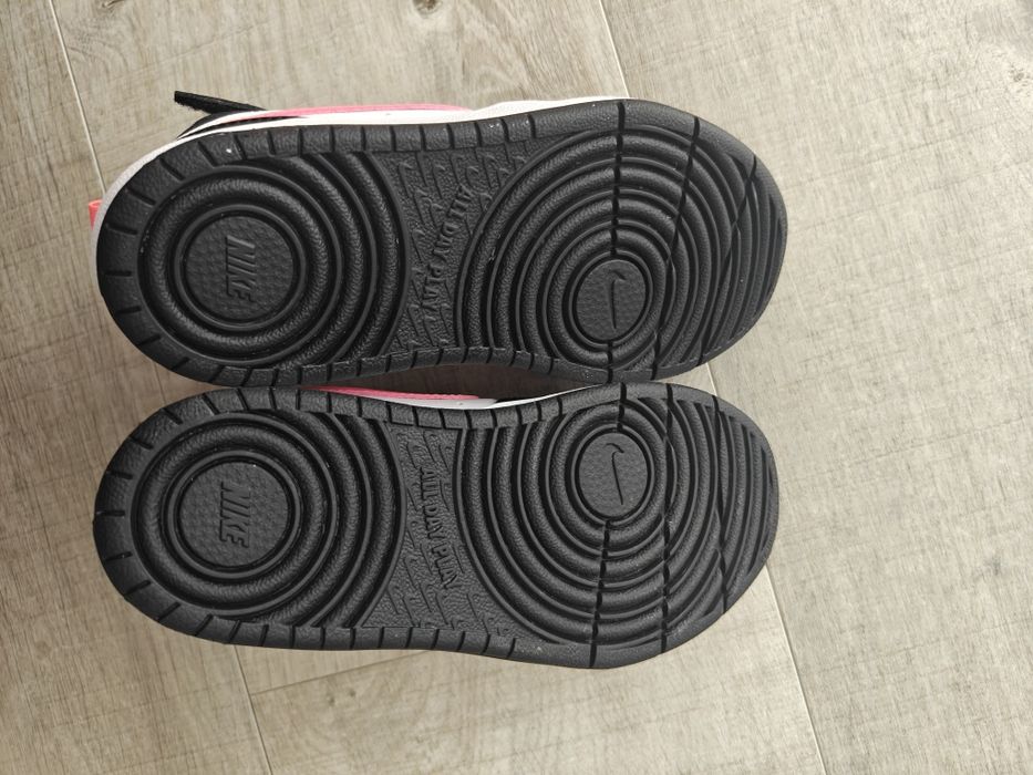 Nowe adidasy Nike 29.5