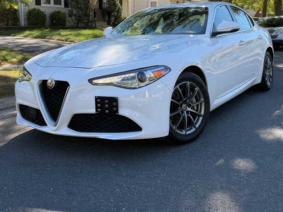 Alfa Romeo Giulia      2018
