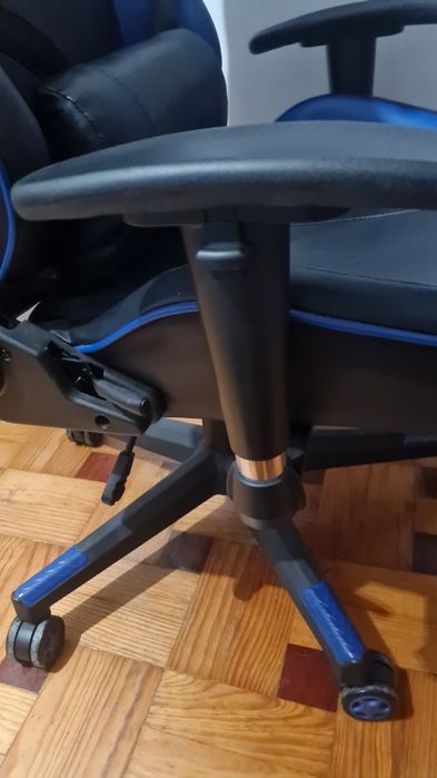 Cadeira gaming marca DRIFT.