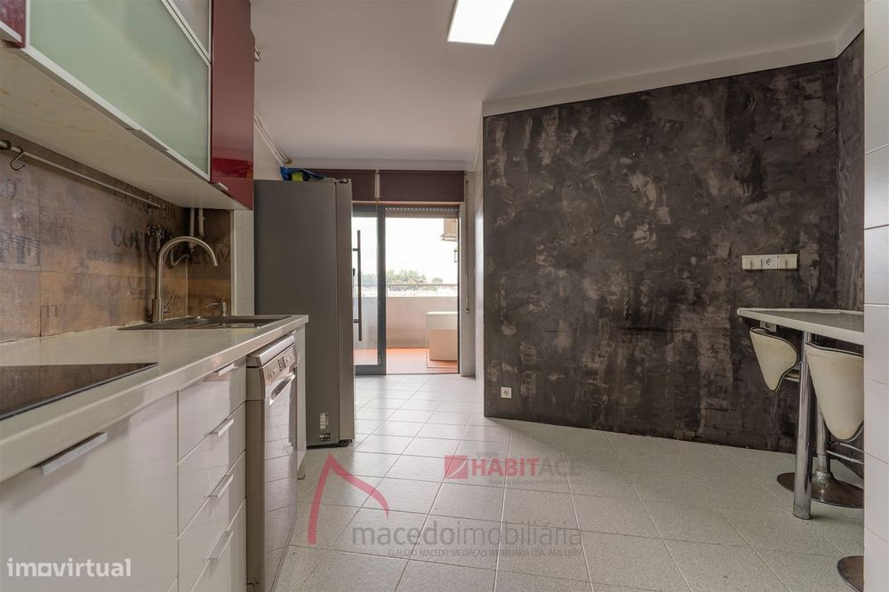 Apartamento T4 Mobilado à Venda em São Vicente, Braga