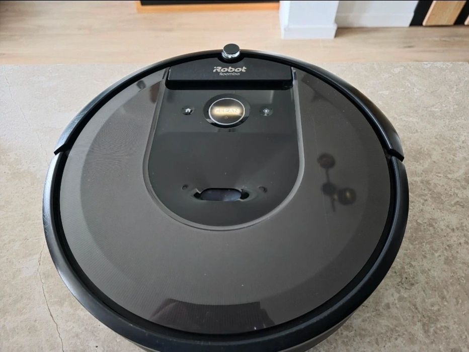iRobot Roomba i7