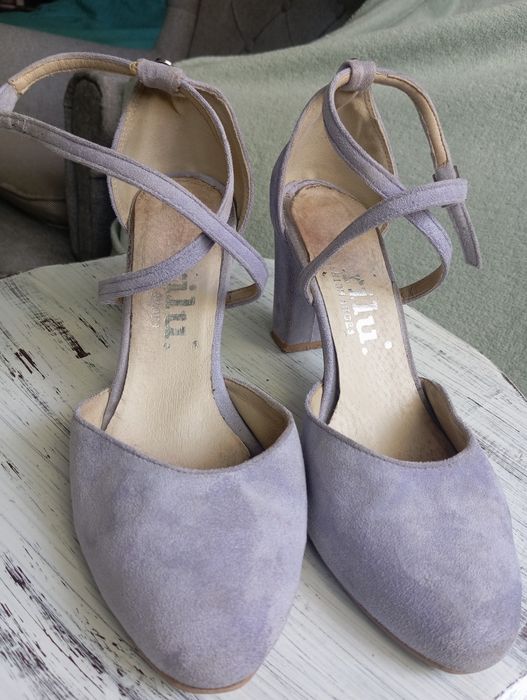 Lawendowe zamszowe buty damskie