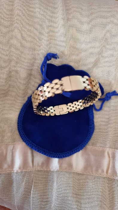 Bracelete em aço inoxidável  emtraçada