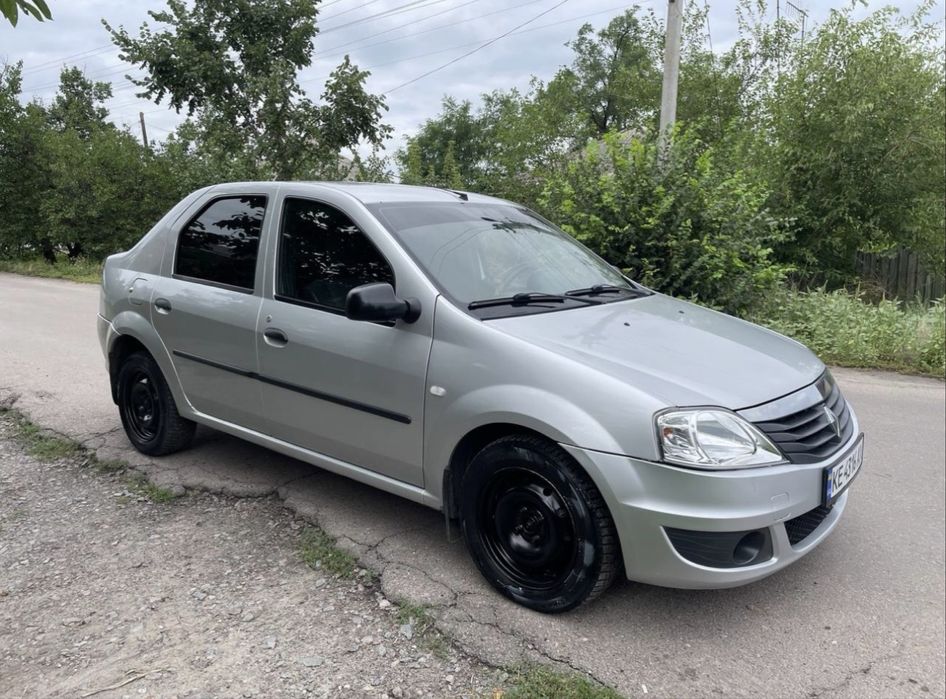 Renault Logan 2012 год  1.5 дизкль