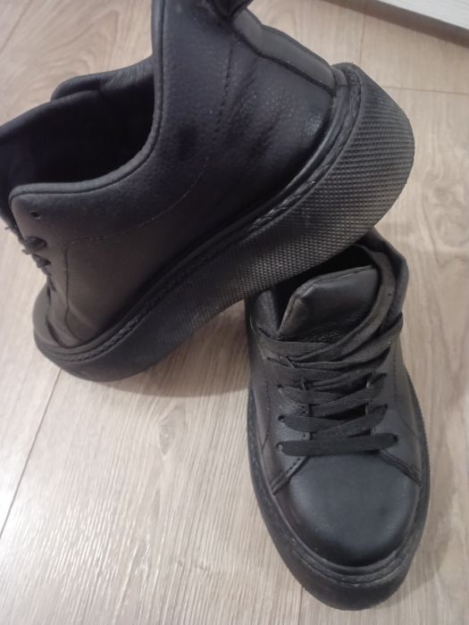 Жіночі кросівки gollmony 39