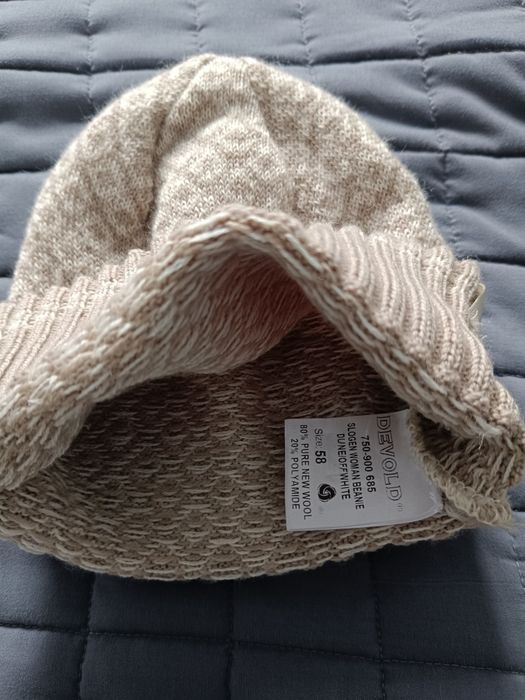 Czapka merino Devold 58 ciepły beż wzór wełna