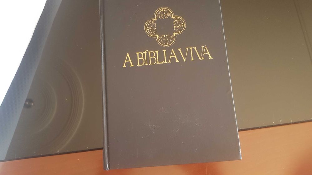 Livro - A Bíblia Viva - Antigo e Novo Testamento - com mapas