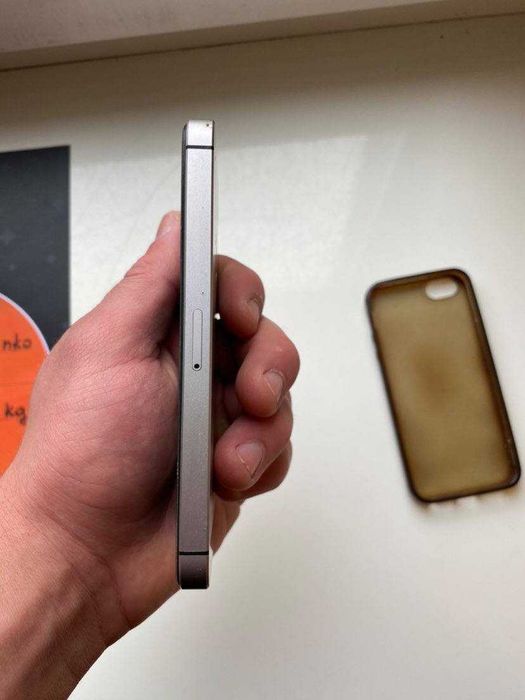 Sprzedam iPhone SE