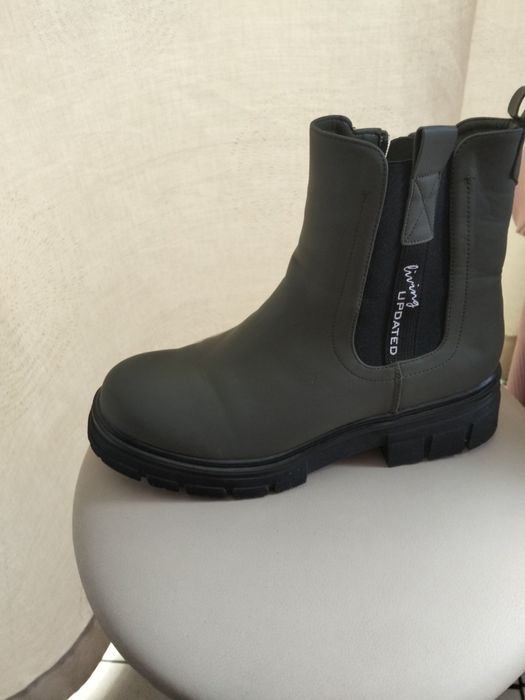 Ботінки демісезон 41 р б/у,в ідеальному стані