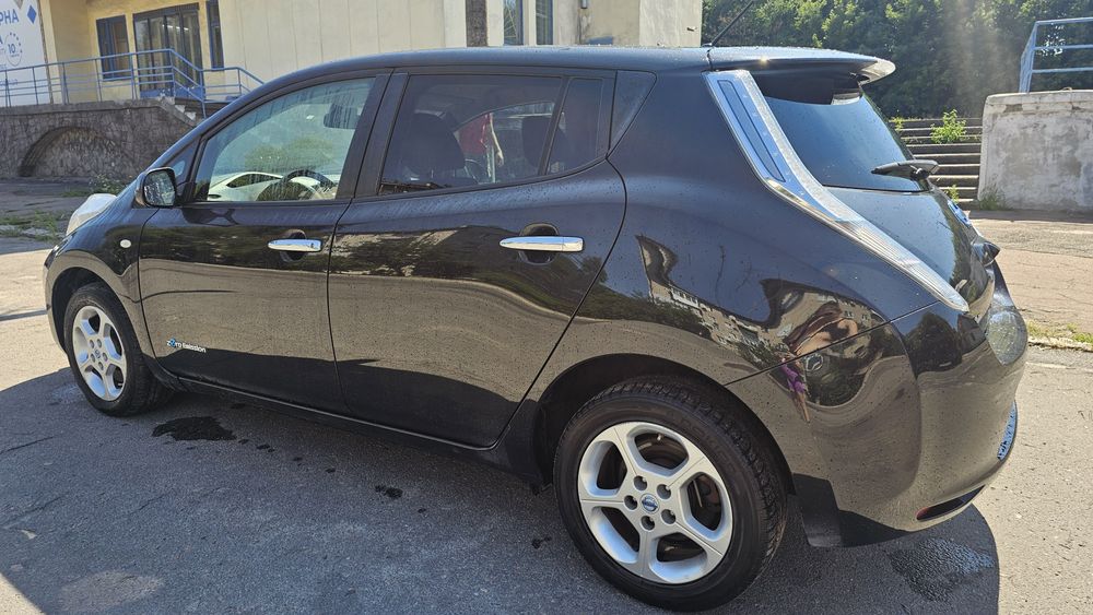 Nissan Leaf  2015 рік