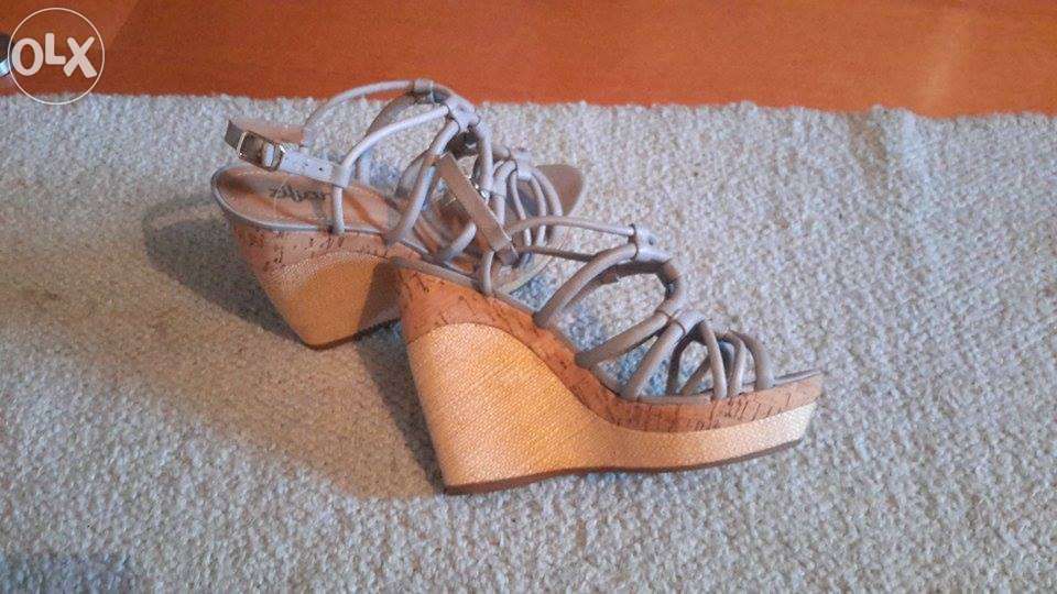 Sandálias marca Zillian