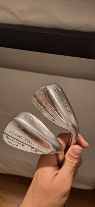 Set de wedges (sand wedge e pitching wedge)