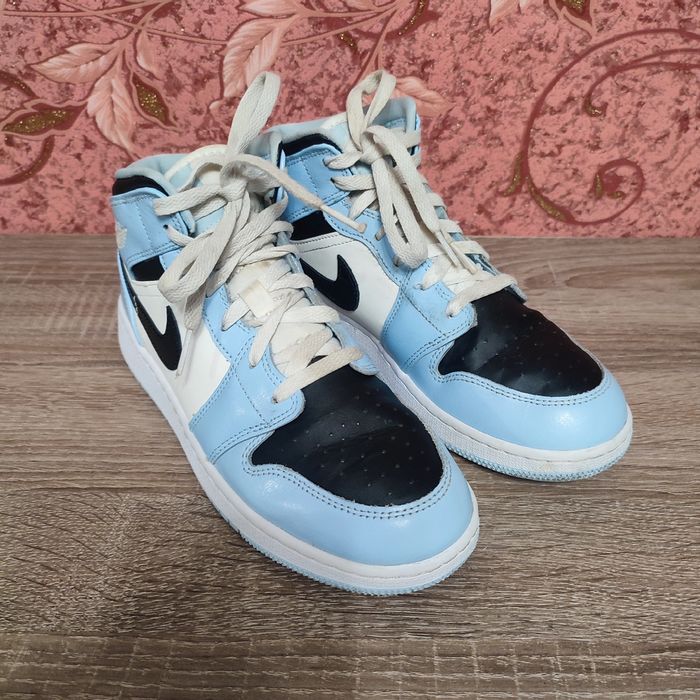 Кросівки Nike Air Jordan 1 Mid Ice Blue Gs Light Blue size 39/24.5