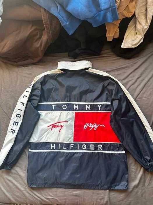 Tommy Hilfiger Vintage Windbreaker Logo Oldschool Hype Oversize Hooded Jacket
