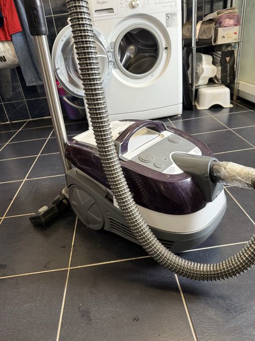 Пилосос миючий Bosch Wet&dry BWD41740