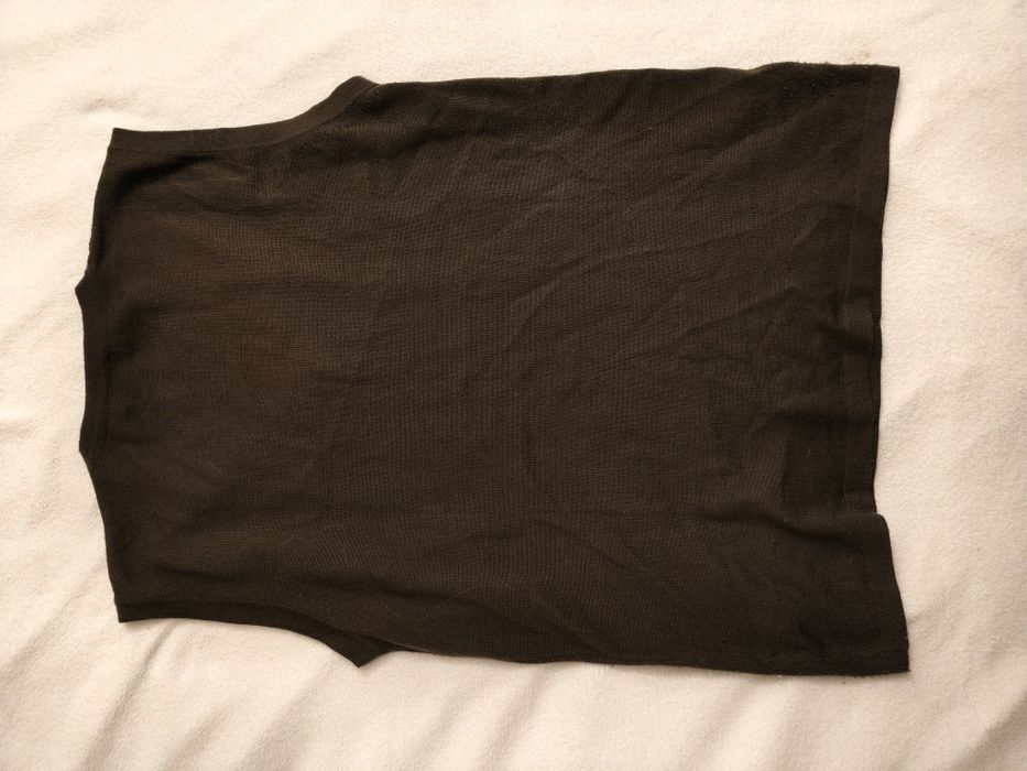 sweter kamizelka minimalist