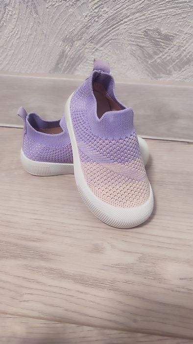 Продам дитячі мокасини