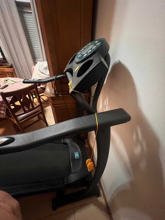 Passadeira de Corrida Bulliguer – Como Nova e Pronta a Usar