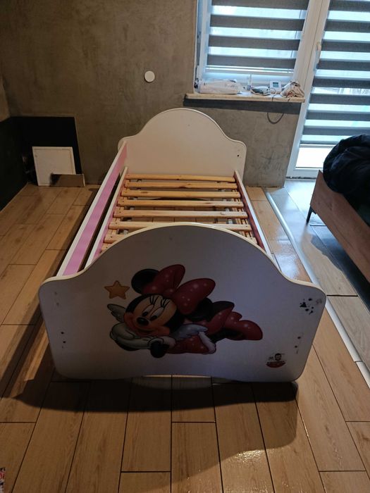 Łóżko dziewczęce