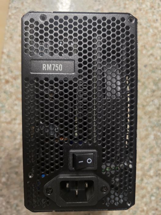Fonte de alimentação Corsair Rm 750 Avariada Peças