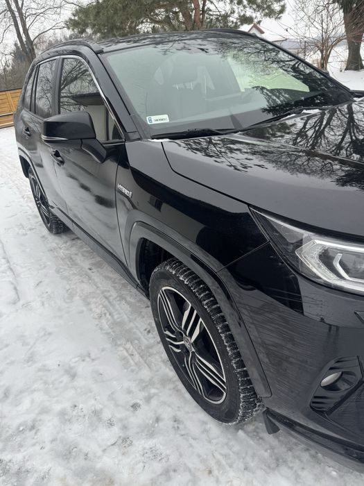 Toyota Rav4 hybryda 1 wl  black edition faktura
