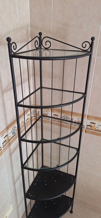 Estante de canto em ferro