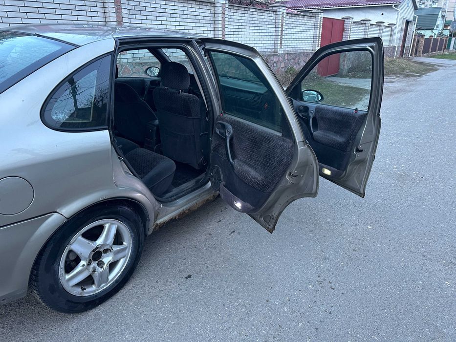 Продам Оpel vectra b 1997року 1.8 бензин. 370тис