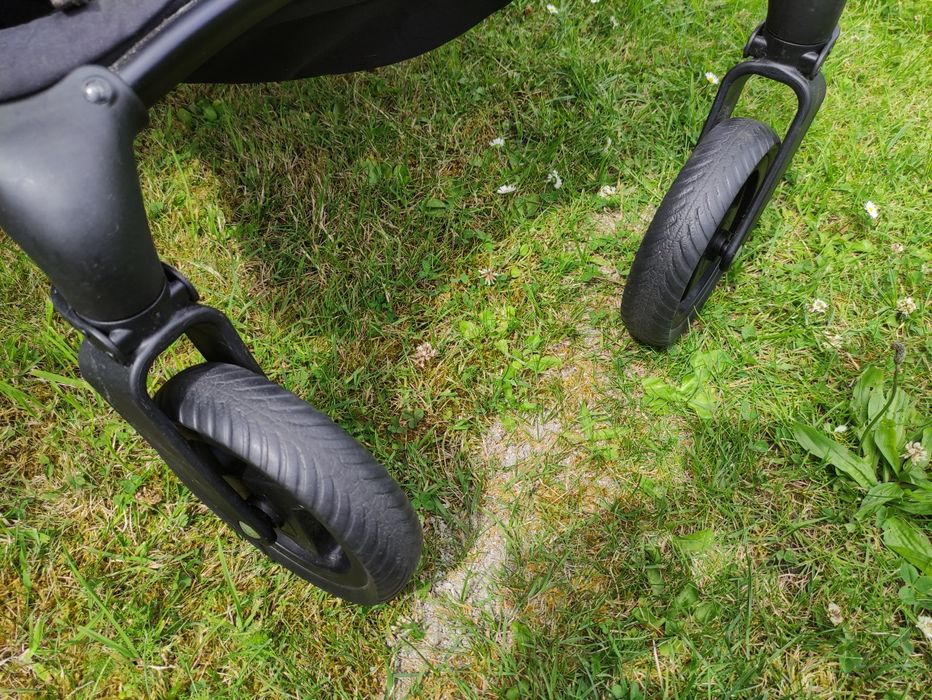 Wózek valco snap Duo trend Charcoal bliźniaczy rok po roku