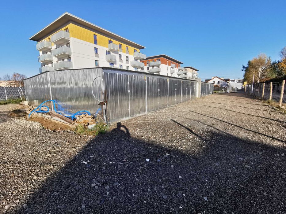 Wynajmę garaż na wylewce betonowej, magazyn, schowek 15m2.