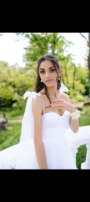 Продаю розкішну  весільну/ випускну сукню!