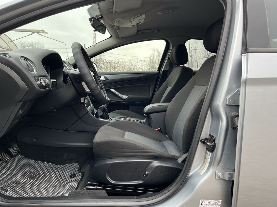 Ford Mondeo 2012 1.6 бензин