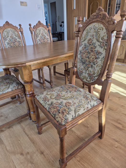 Stół i 6 eleganckich krzeseł