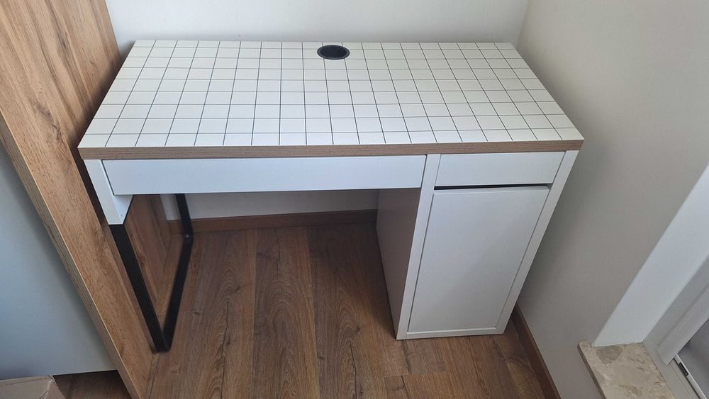 Biurko IKEA MICKE, kolor btały
