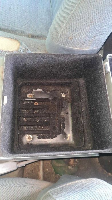 Land Rover Discovery 200 cubby box 150€