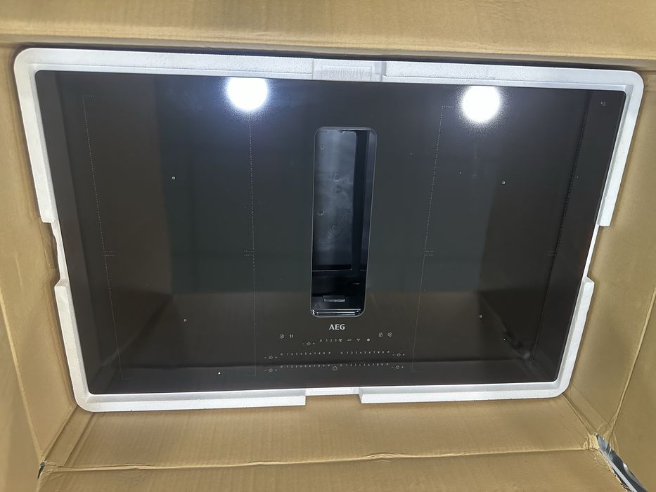 Нова індукційна варильна посерхня AEG CCE84751CB з витяжкою(Німеччина)