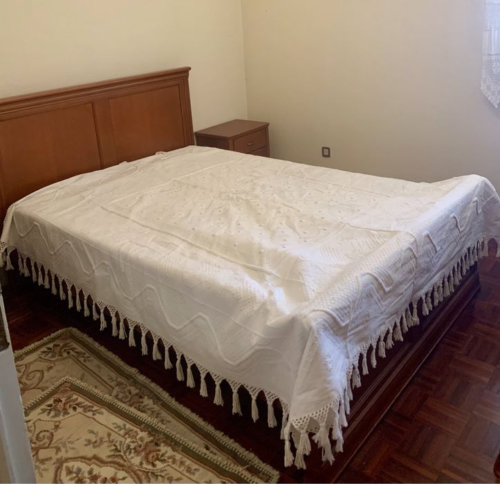 Conjunto de quarto de casal em cerejeira