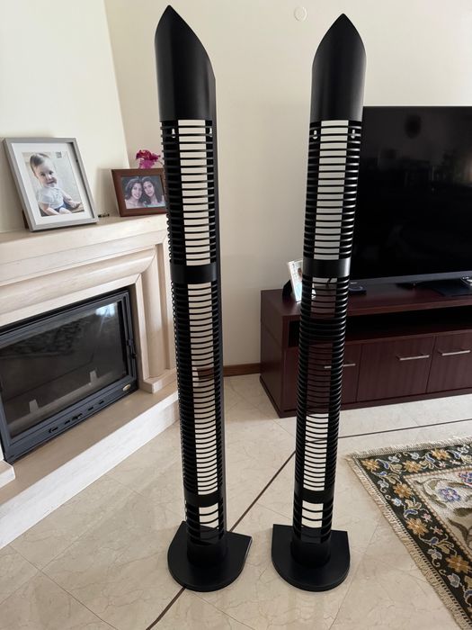 Estante para CD’s  em metal em muito bom estado