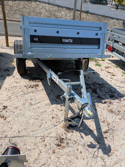 Venda de atrelados de vários modelos