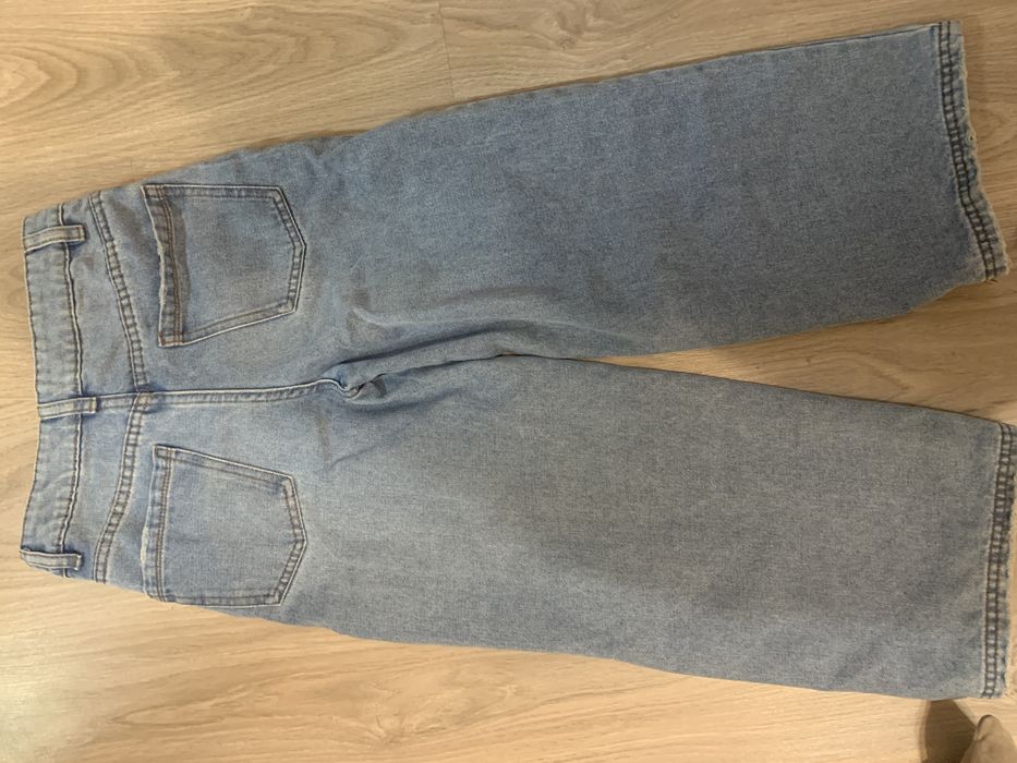 Продам джинси для дівчинки 134