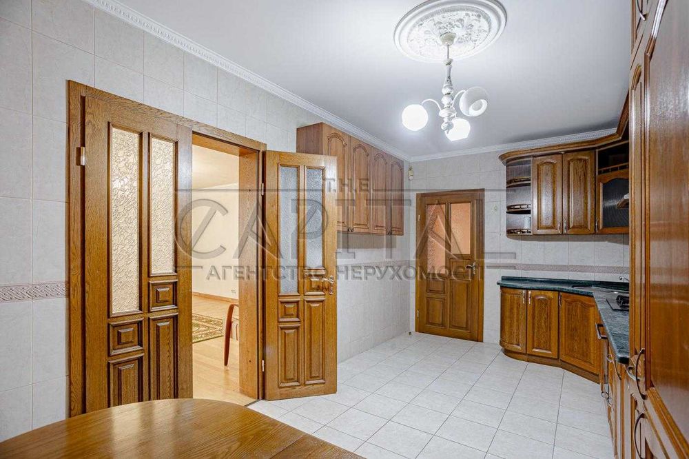 Продаж квартири, вул. Костянтинівська, Поділ