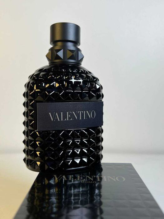 Туалетна вода Valentino Born In Roma Rockstud Noir