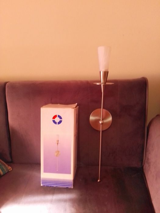 Vendo candeeiro de parede novo