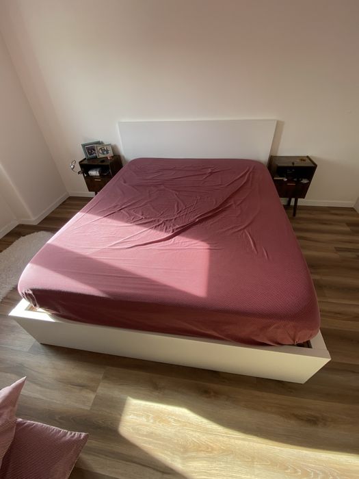 Cama IKEA Malm c/ estrado e gavetas