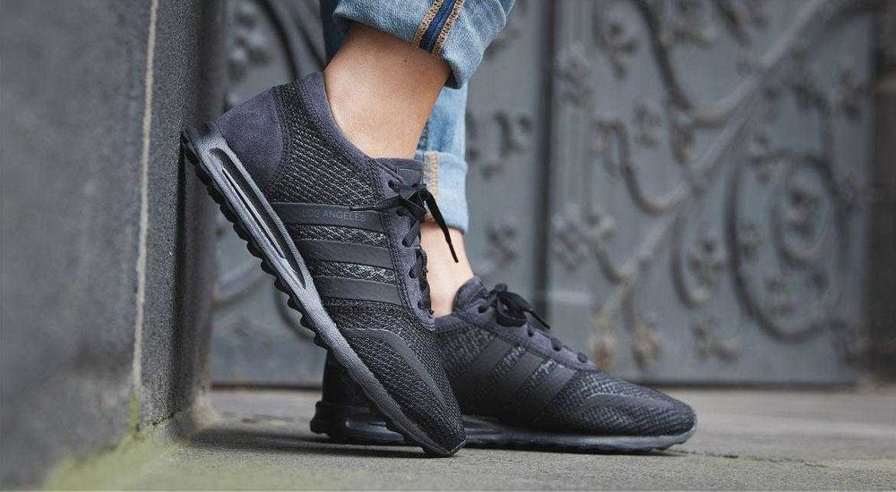 Круті жіночі кросівки Adidas Los Angeles