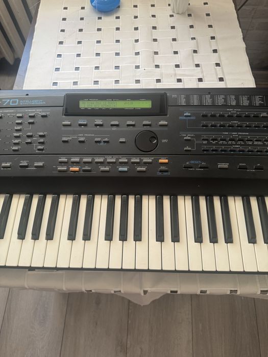 Keyboard Roland E-70