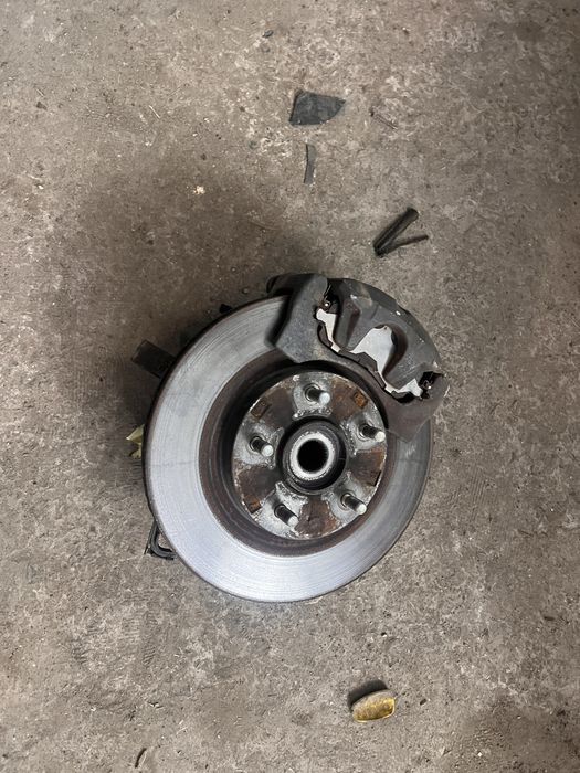 цапфа кулак ступица рычаг mitsubishi outlander  3 2013-