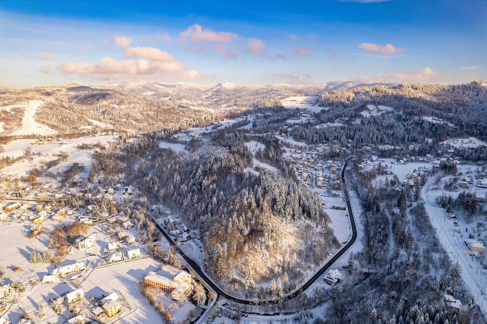 Leśne Zacisze Wisła HOUSE – Dom z Jacuzzi i Bacówką, 10/10 od Gości!