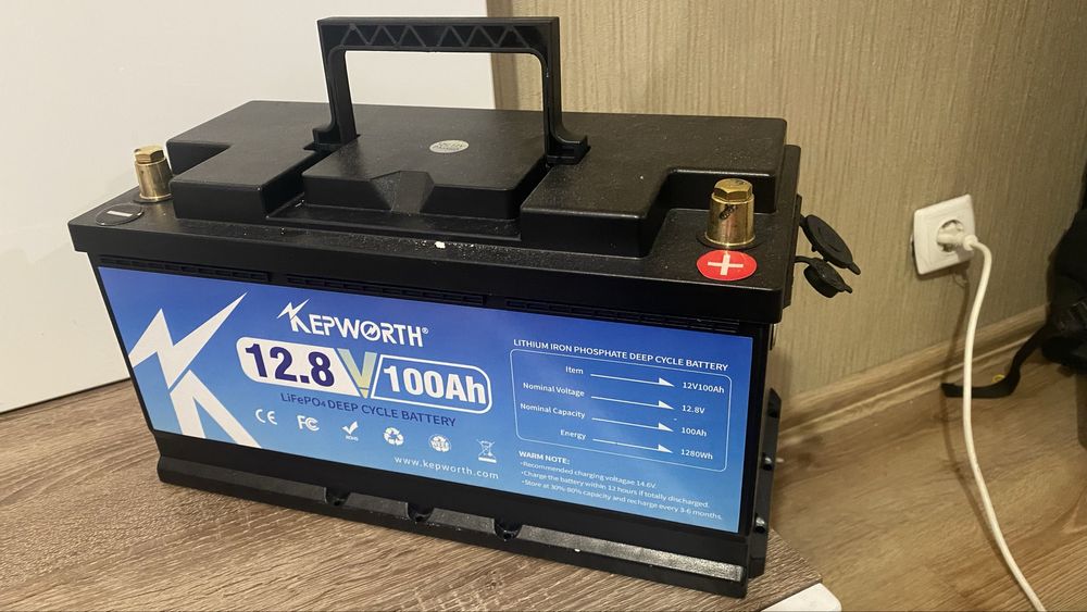 Акамулятор LiFePO4 12v/100Ah 12B з арядкою та инвертор на 2.2 кВт